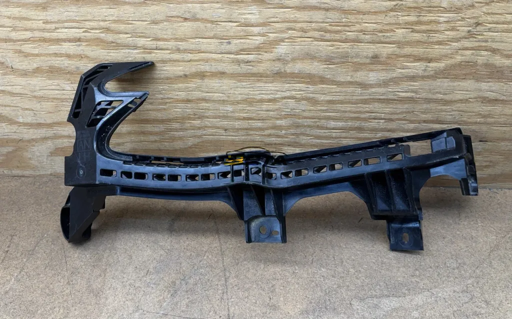 betaautoparts-Front Hedlight Bracket